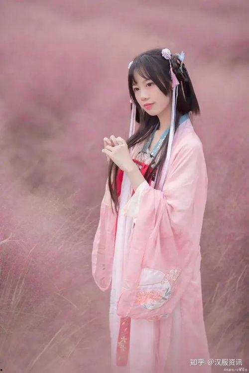 汉服美女吃瓜视频网站大全,穿越古今，品味时尚盛宴