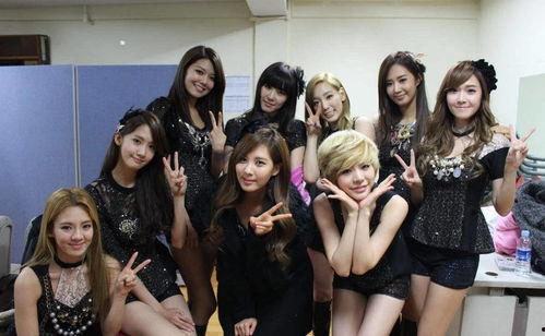 上海女孩吃瓜群众视频,揭秘网络热传视频背后的故事