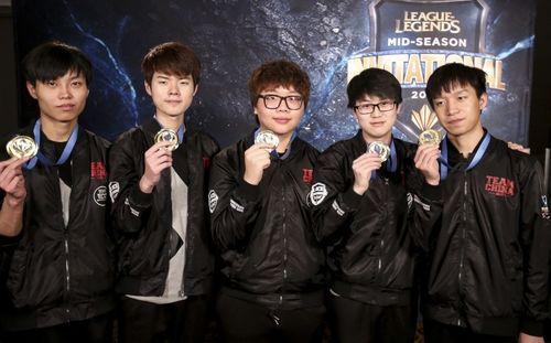 edg吃瓜视频合集,盘点赛场外的欢乐瞬间