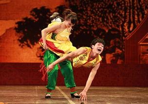 东北二人转吃瓜视频,笑料横生的吃瓜盛宴