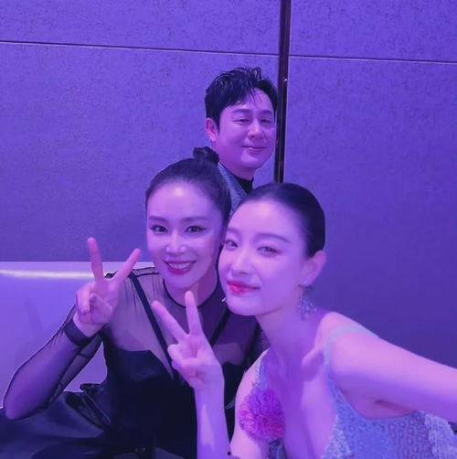 三人合照吃瓜视频大全集,视频大全集深度解析